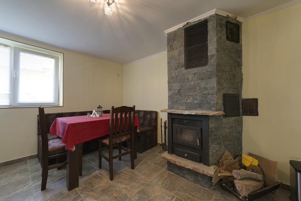 Marinovata Kashta Guest House Weliki Presław Zewnętrze zdjęcie